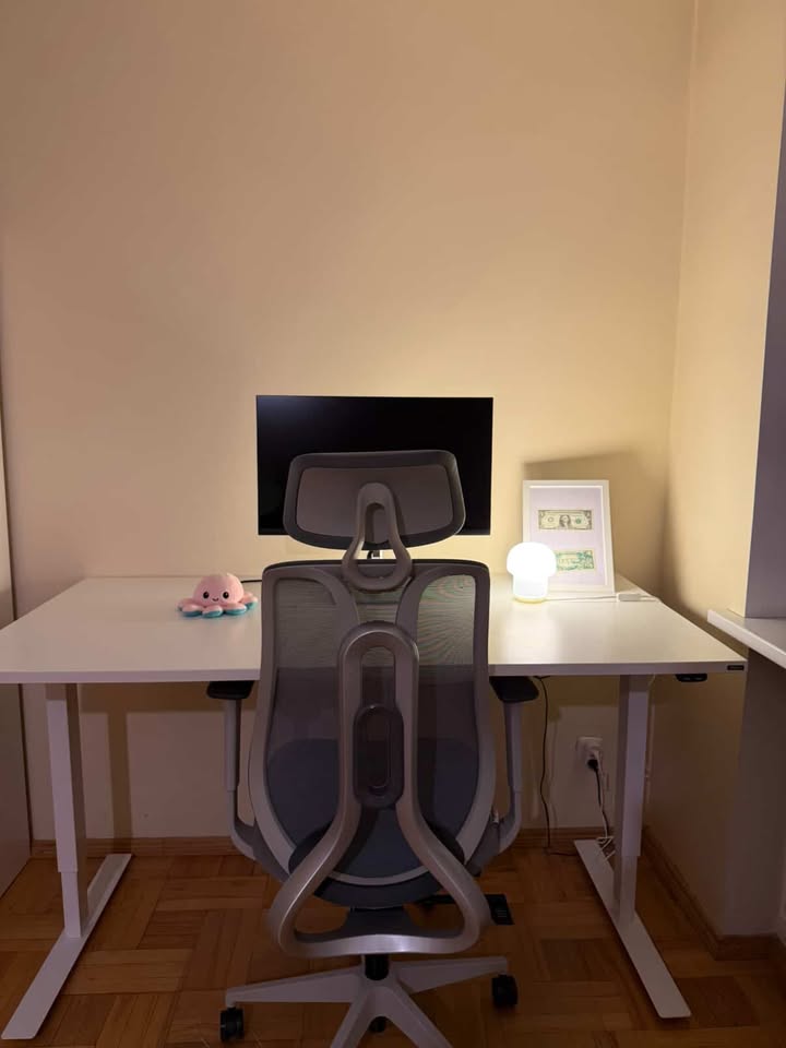Minimalistyczne stanowisko pracy